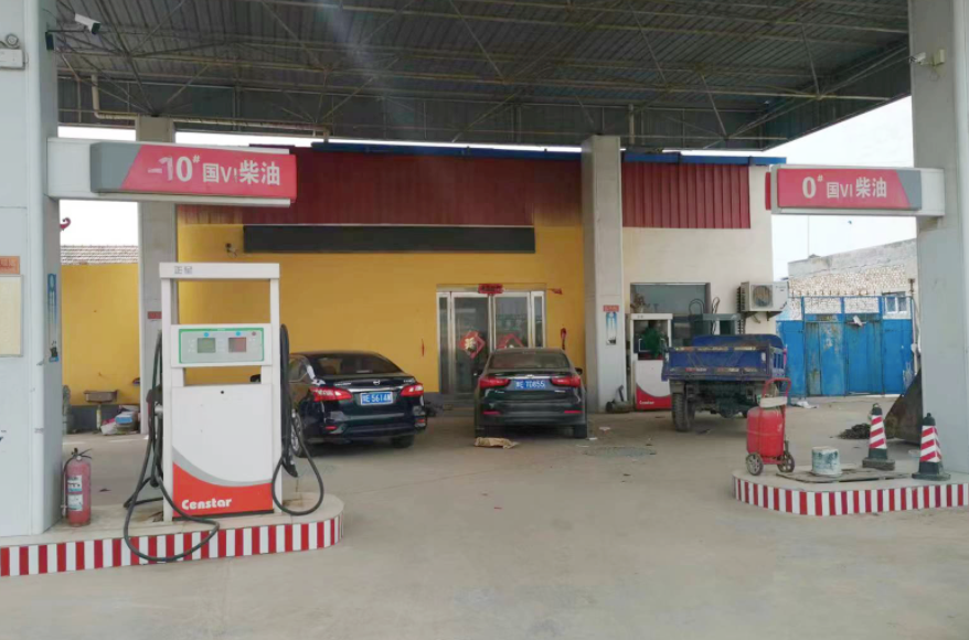 有三臺挖掘機的董老板為何轉(zhuǎn)型開收割機？收的都是現(xiàn)錢！(圖2)