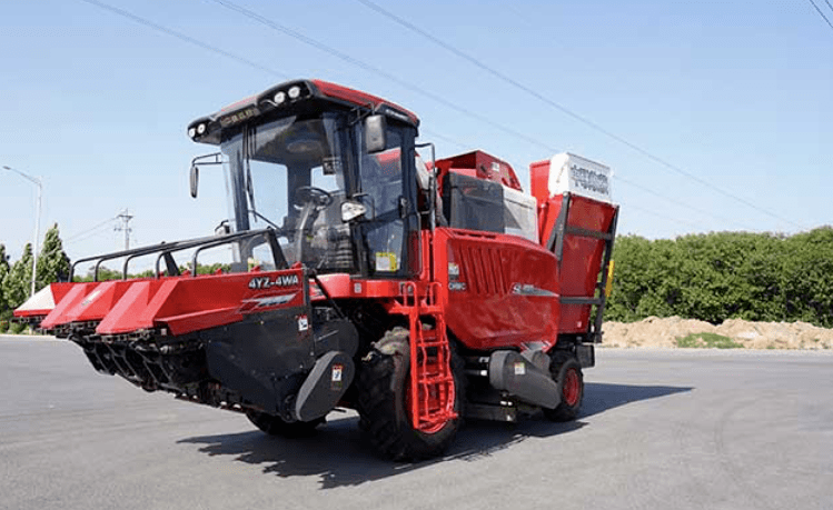 三十年老機(jī)手談選玉米收割機(jī)訣竅：回本快、服務(wù)好 (圖3)